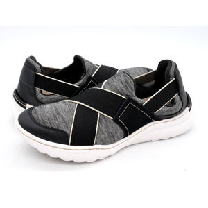NWOB Clarks Shoes Womens 7.5 Slip On Teagan Go Casual Comfort Sneakers